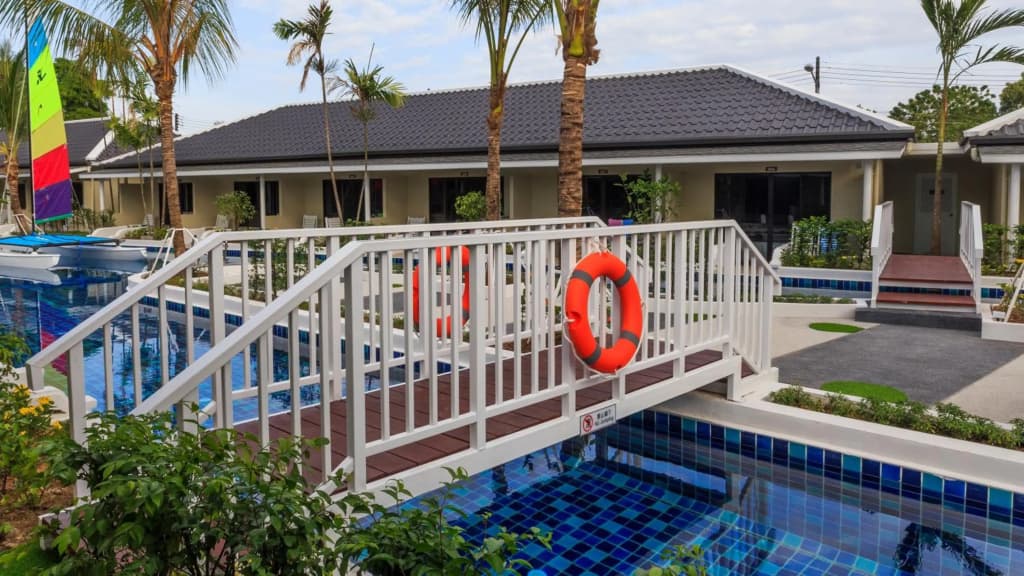 Tuana Hotels Brook Pool Access - photo 13