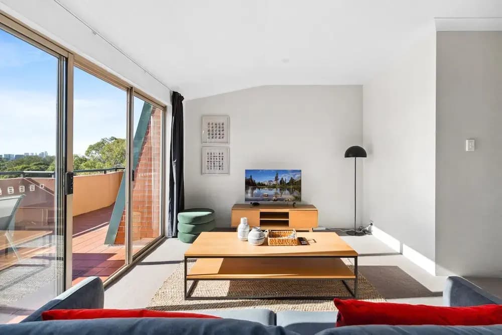 Spacious Inner-west 2-bed With Alfresco Dining - photo 5