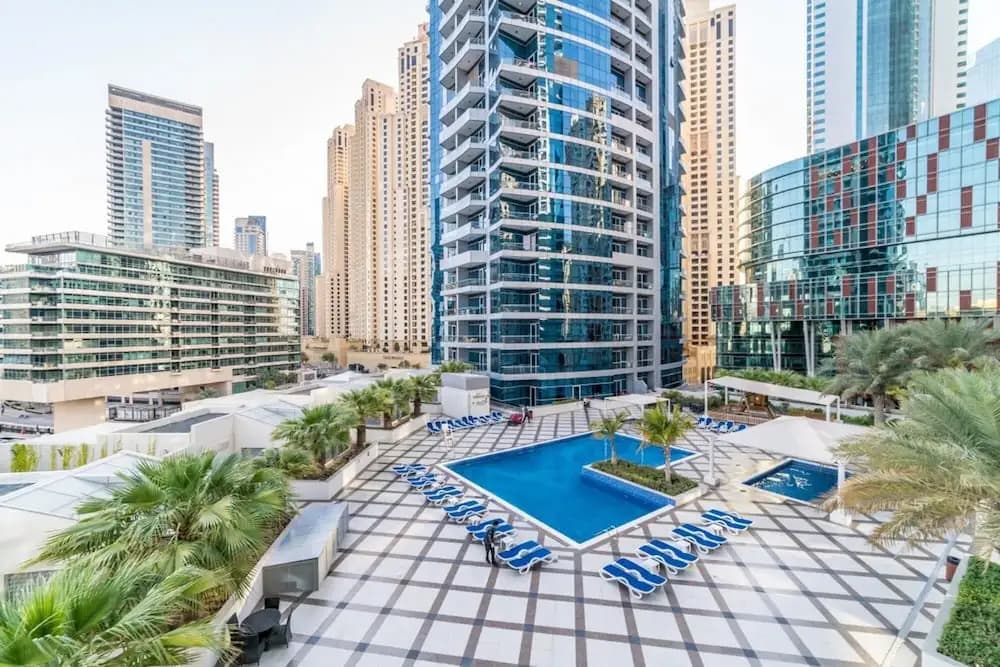 Stunning Apartment w Dubai Marina View - photo 4