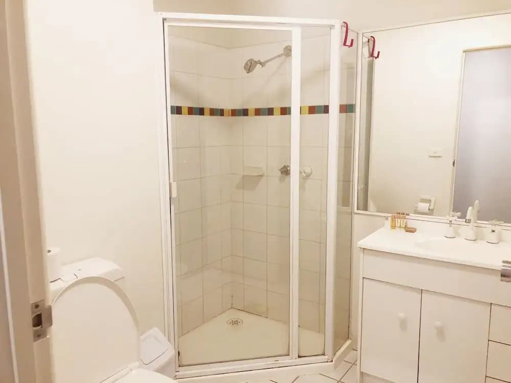 Holistay at Melbourne Central Apartment - photo 6