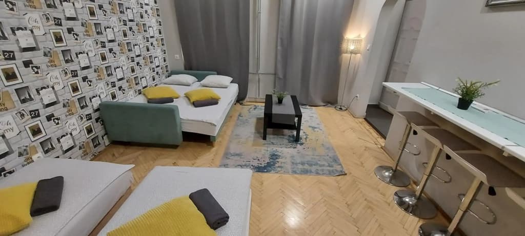 Studio 4 Apartment in the Party District - photo 2