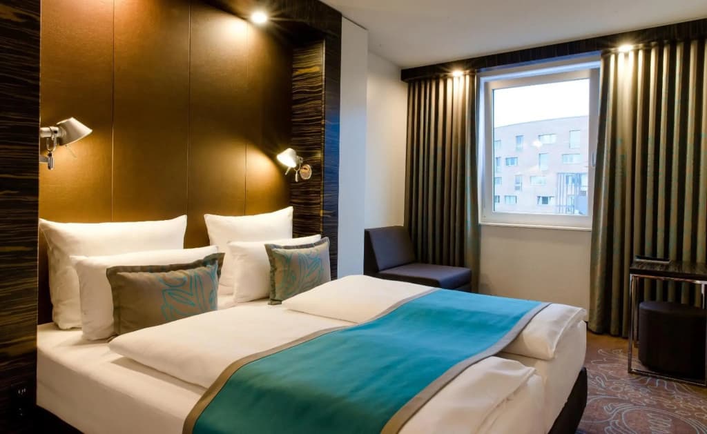 Motel One Berlin-Bellevue - photo 3
