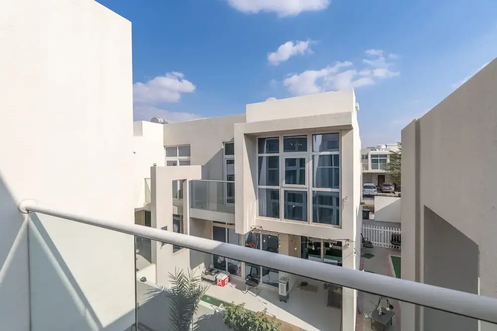 Modern Villa in Damac Hills 2 With Waterpark Access - photo 1