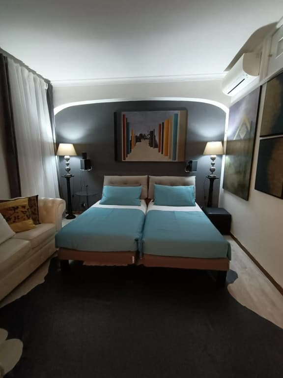 Spanish Steps bedroom - photo 16