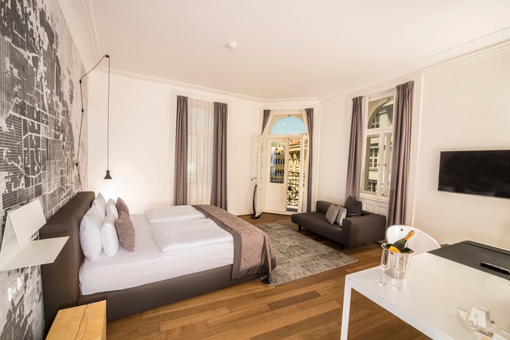 Golden Crown Hotel - photo 7