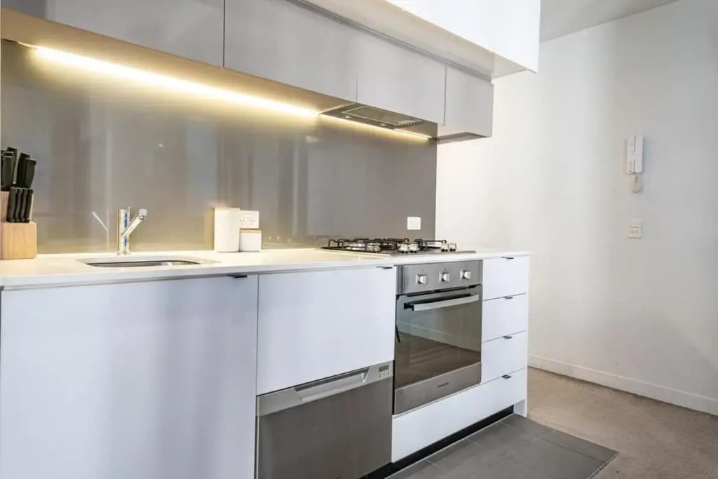 4313Elegant 1BR1BA Apt in high level - photo 11