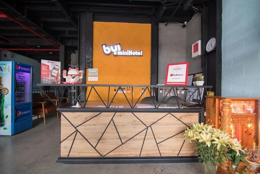 RedDoorz Plus @ Ung Van Khiem Street - photo 15