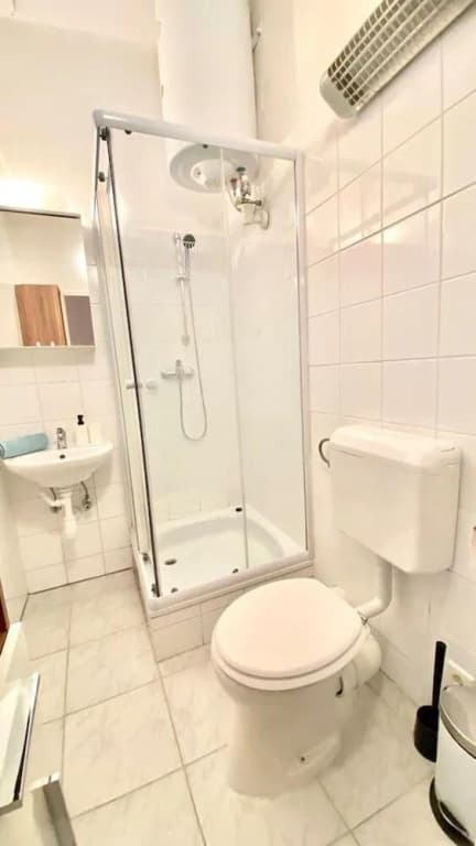 Amazonian Jungle Apartment in Vienna - photo 7