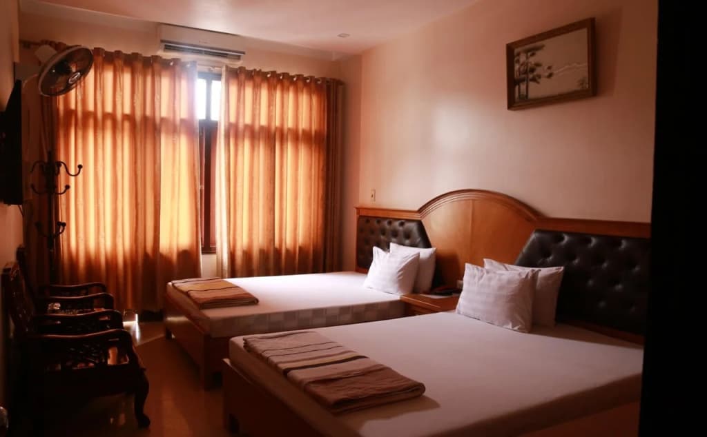 Van Nam Hotel - photo 2