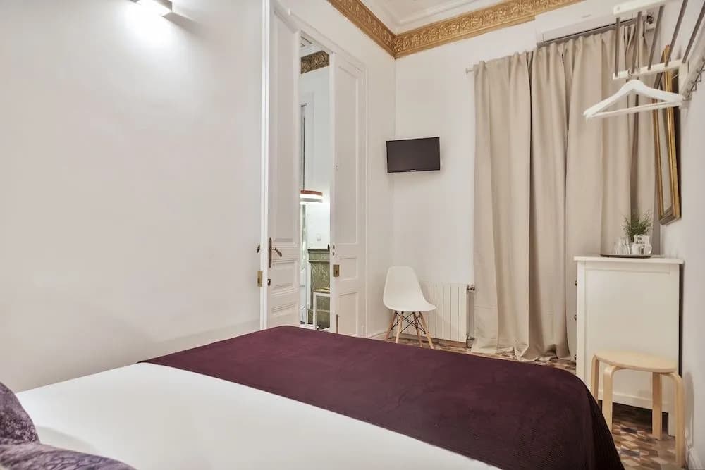 Plaza Catalunya Guest House - photo 1