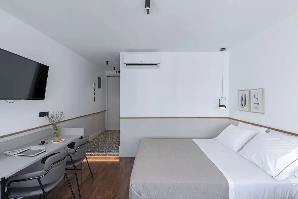 The Athenians Art Apartments - photo 20