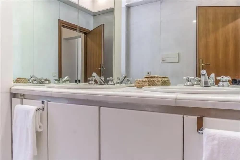 Three bedrooms Spagna Apartment - photo 16