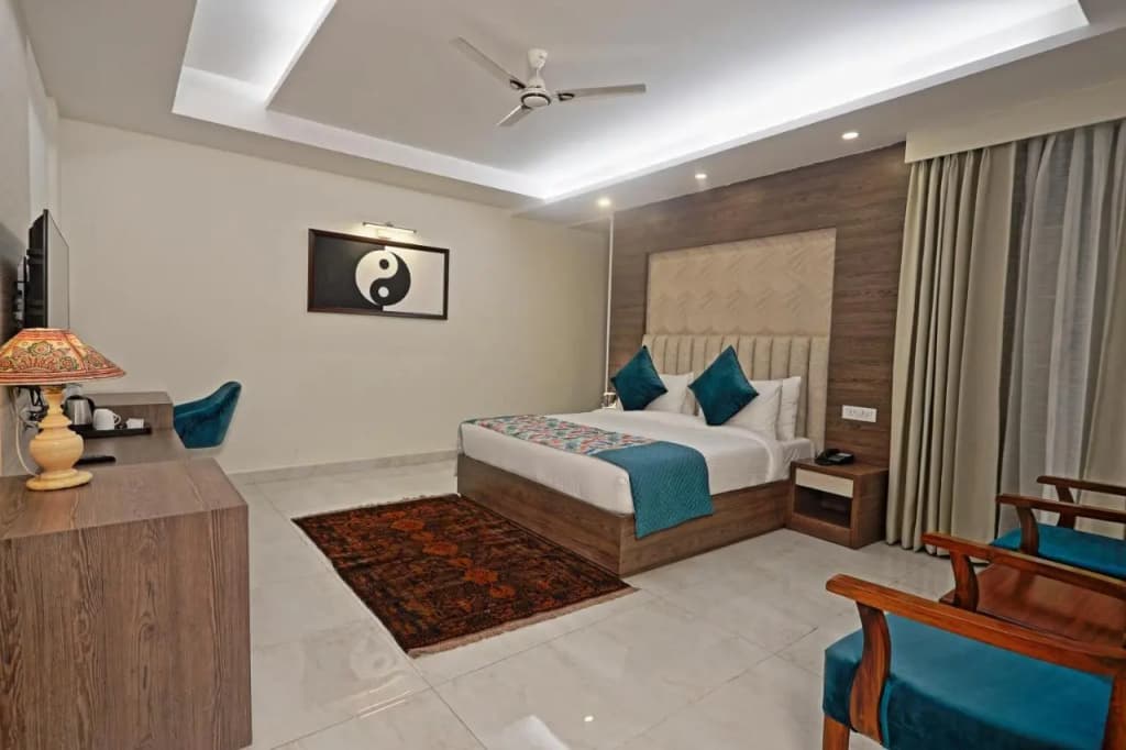 Hotel Cardinal Express OXMO Delhi Airport - photo 11