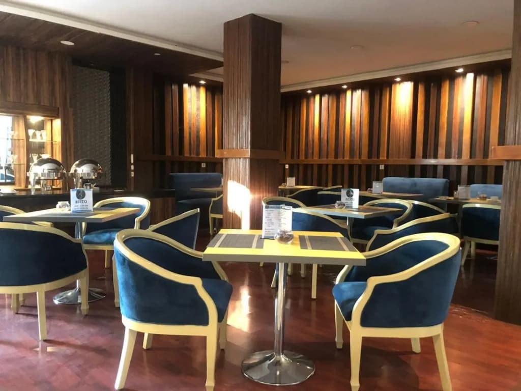 Hotel Aruni Ancol - photo 12