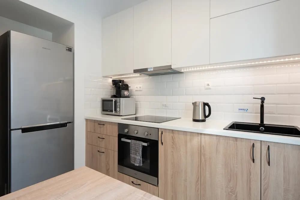 Classy Apartment in Koukaki, Walk to Metro & Acropolis - photo 16