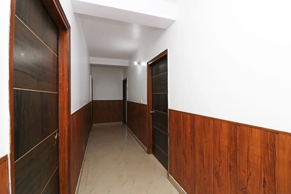 OYO 18480 Runway - photo 12
