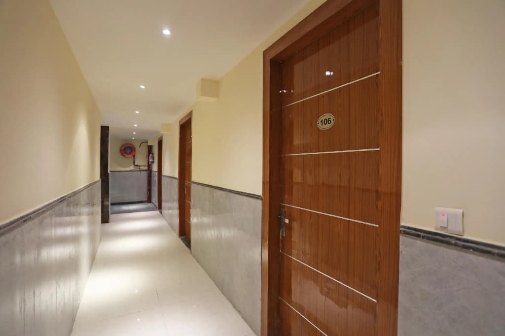 FabHotel Smart Suites - photo 12