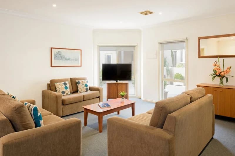 Kew Serviced Apartments - photo 4