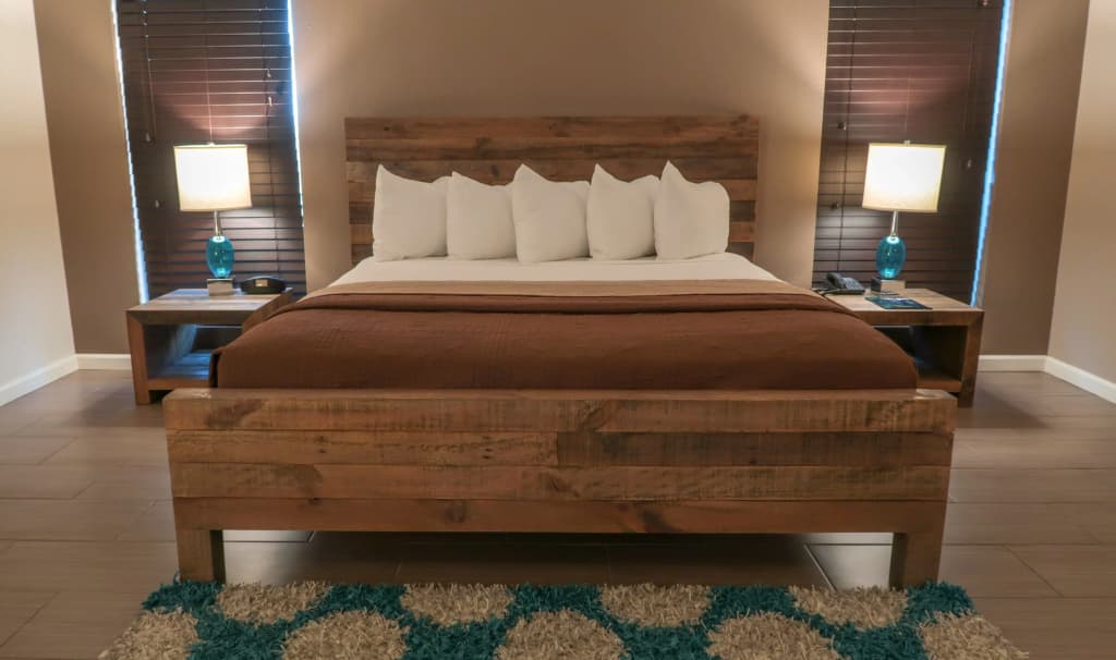 Thunderbird Hotel - photo 3