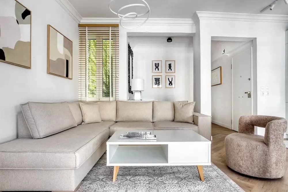Whitewood Residence - photo 1