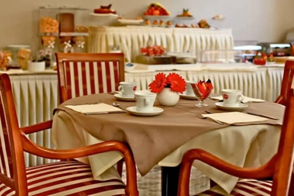 Hotel Villa Torlonia - photo 10