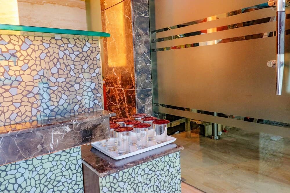 Fabhotel Admire Suites - photo 2