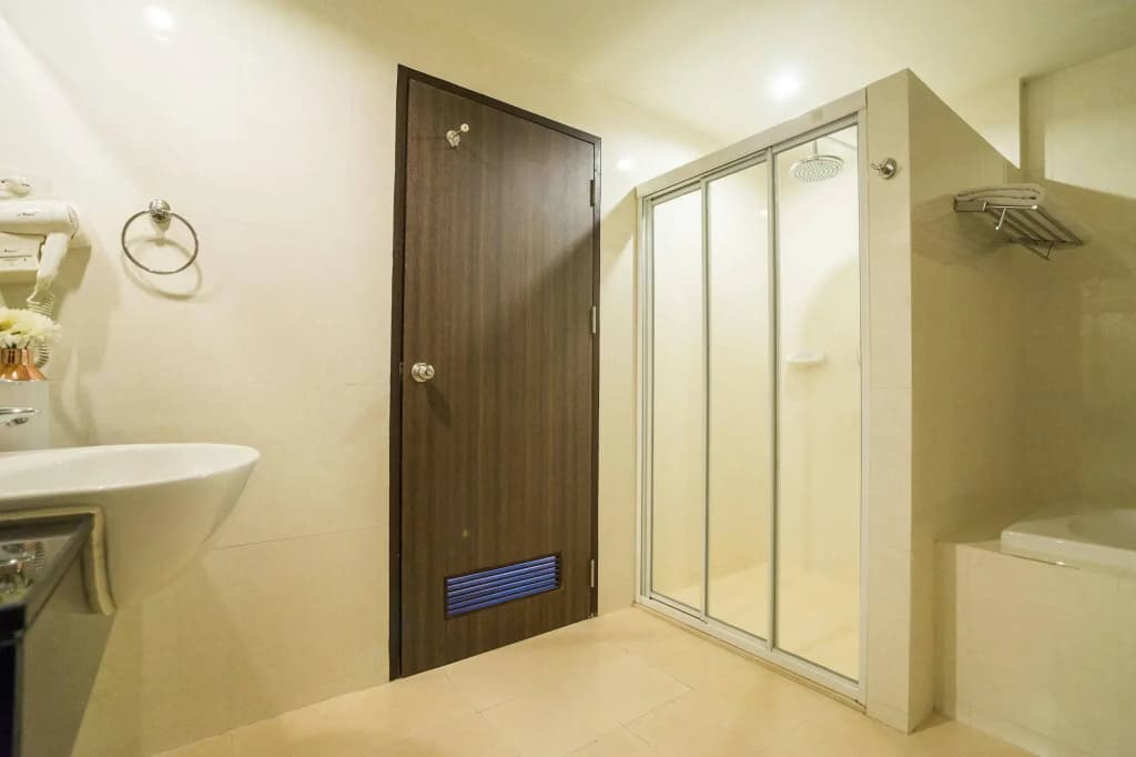 Beyond Suite Hotel - photo 9