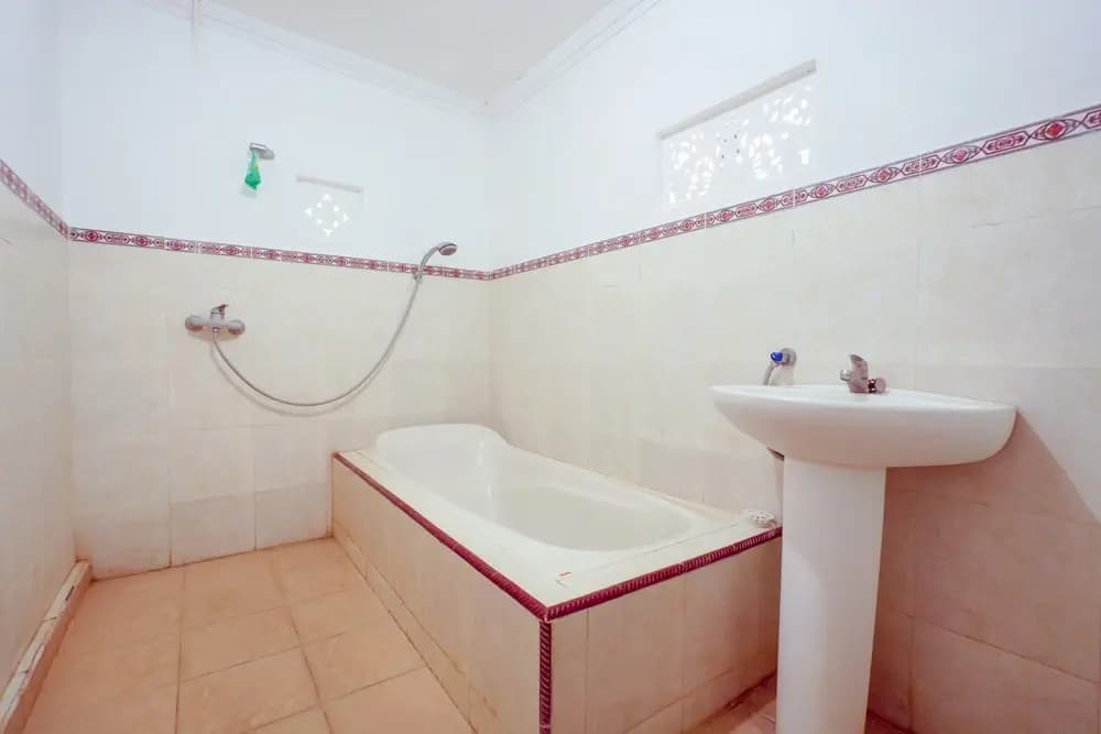 Tebluess Guesthouse Gianyar Redpartner - photo 1