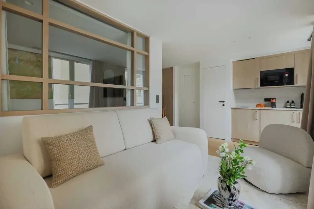 Magnificent Apartment -1br-4p- Canal Saint-martin - photo 8