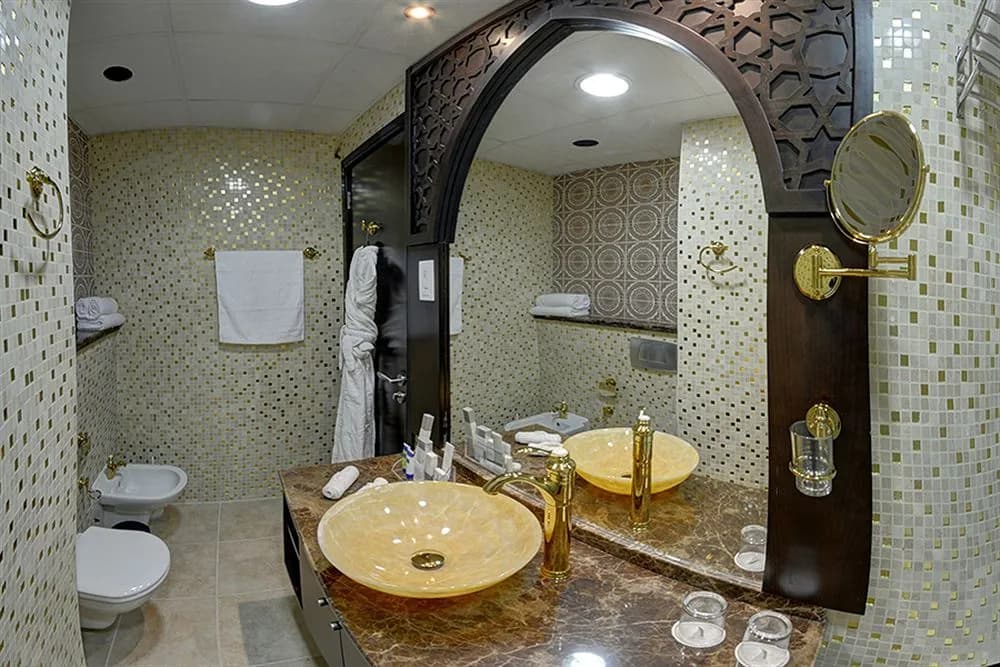 Boutique 7 Hotel & Suites - photo 8