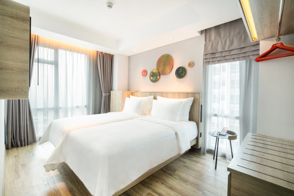 HARRIS Suites Puri Mansion Jakarta - photo 4