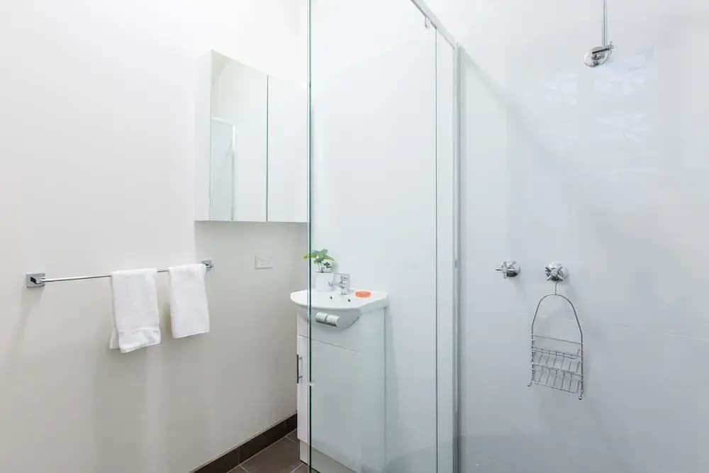 Hanna, 4BDR Melbourne Apartment - photo 8