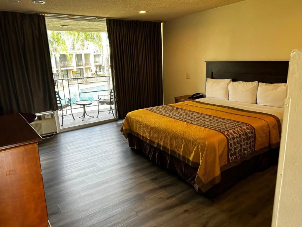 Valley Inn - photo 15