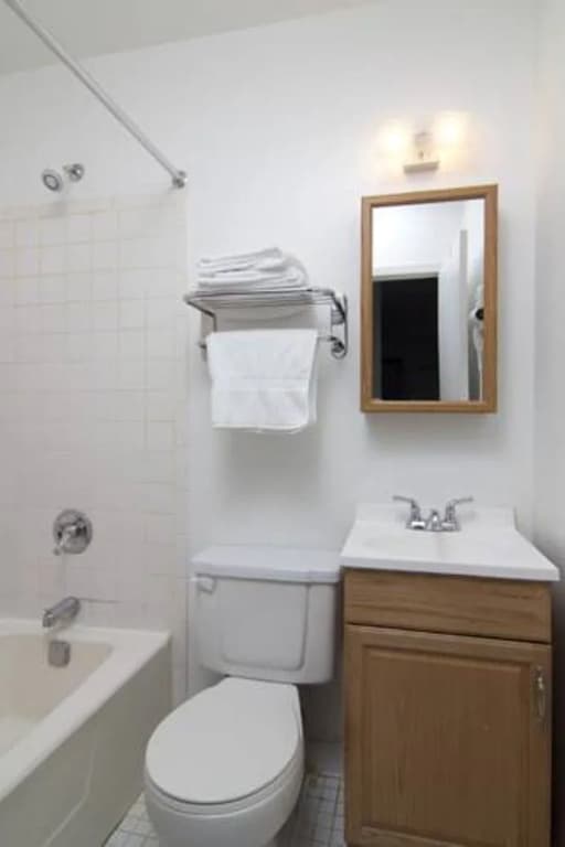 Metro Apartments - photo 9