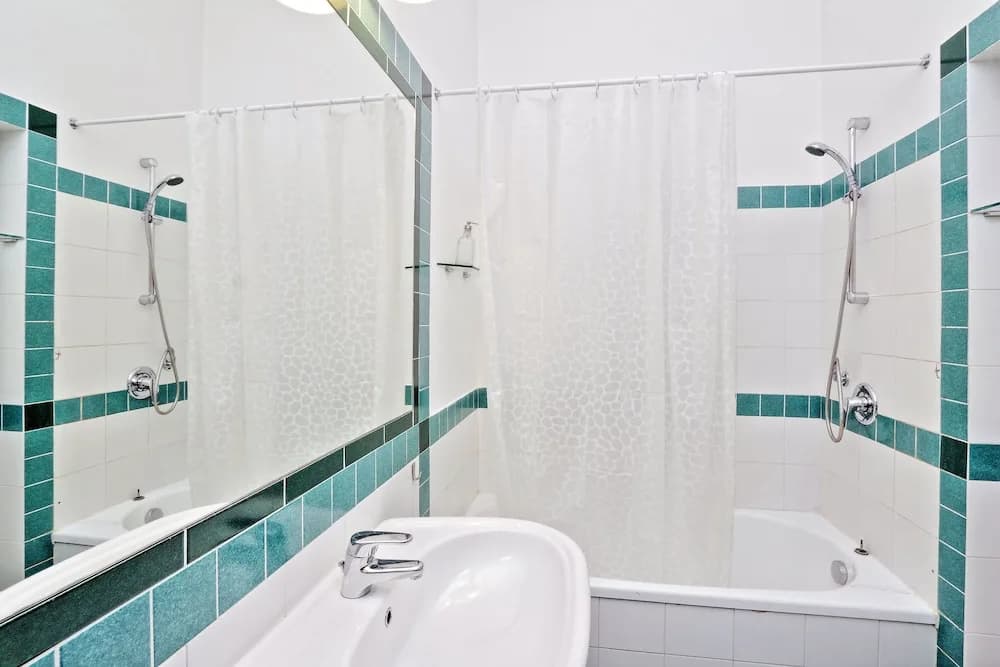 Spanish Steps Apartments - photo 7