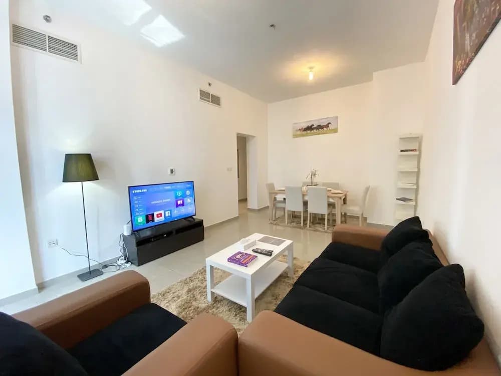 Stunning 3BR Apt. with panoramic Marina views - photo 5