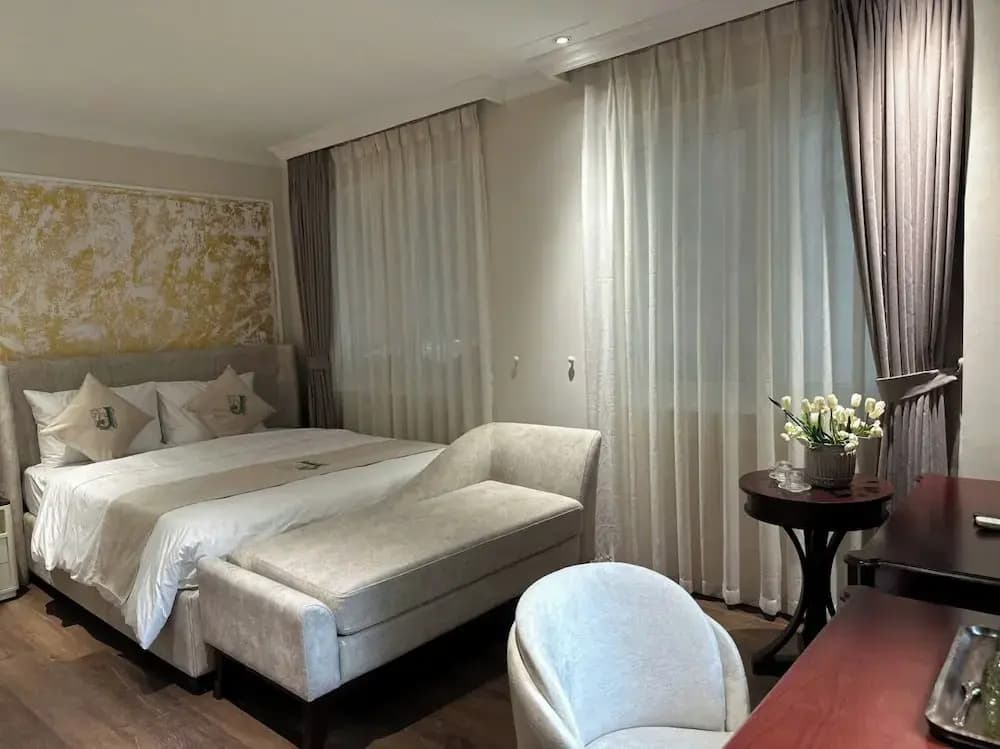 Jade Boutique Hotel - photo 2