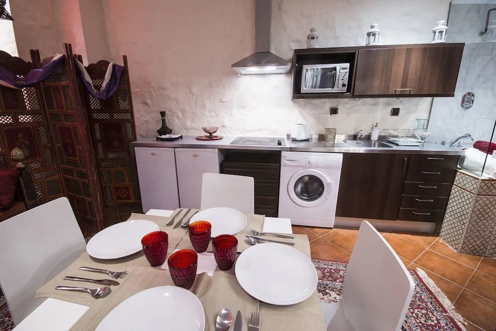 Alaia Holidays Apartments And Suite Caballero De Gracia - photo 19