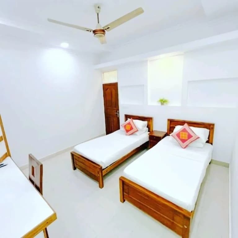 Everest Lodge - photo 4