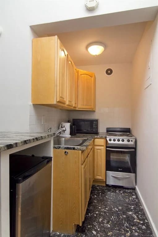 West 46th Street Apartment - photo 43