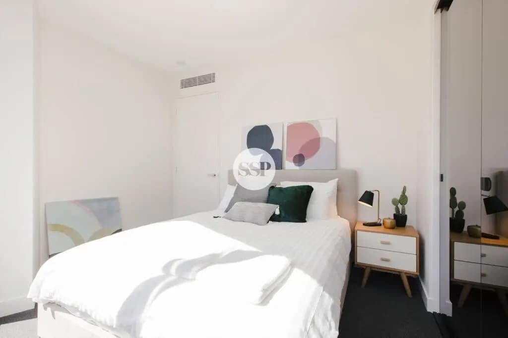 St Kilda Rd LVL4 2BDR2BATHR WIFI Albert Park - photo 9