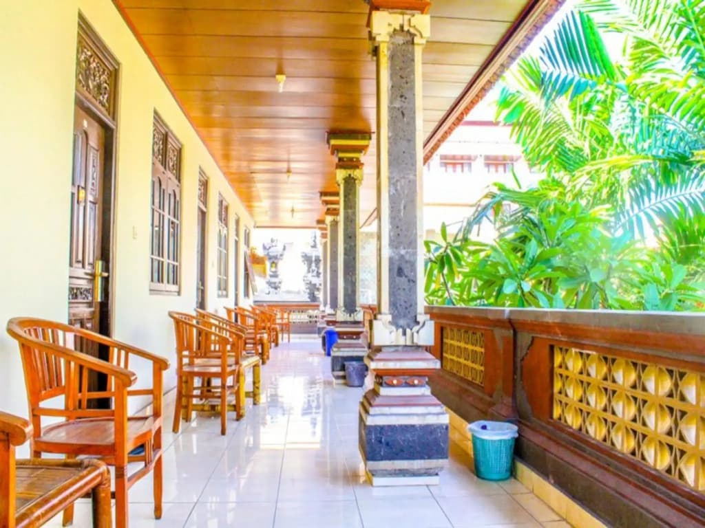 Lolo Beach Inn - photo 11