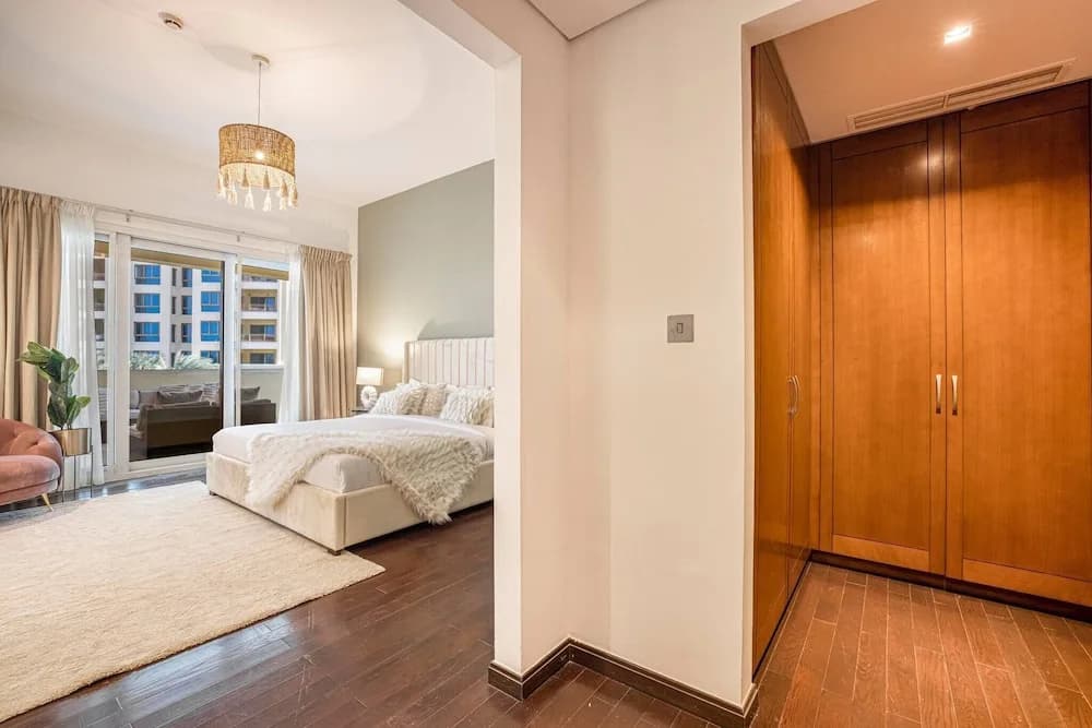 Palm Jumeirah - 2br - New Furnished - Next To Mall - photo 1