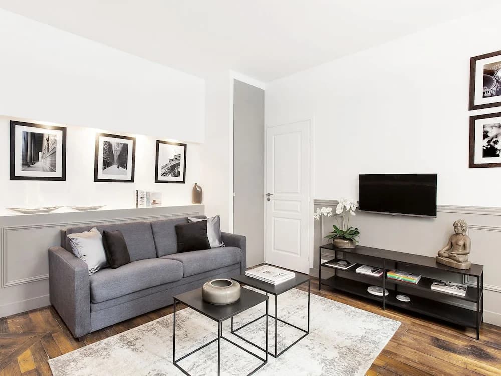 Luxury 2BR Gr-Boulevards I by Livinparis - photo 1