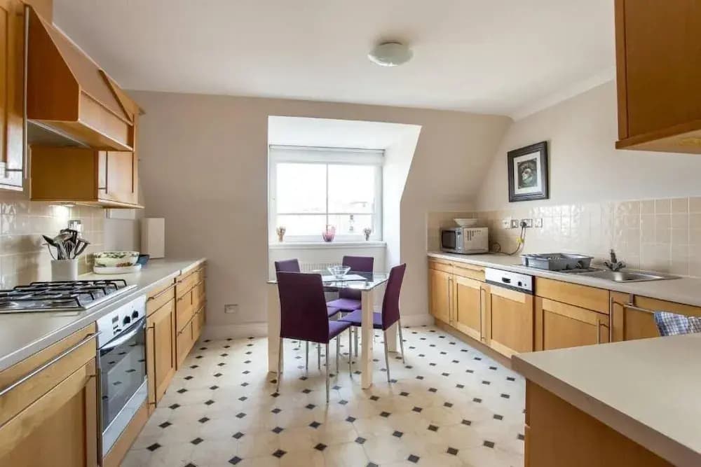 JOIVY Inviting Apartment near Leith Walk - photo 6