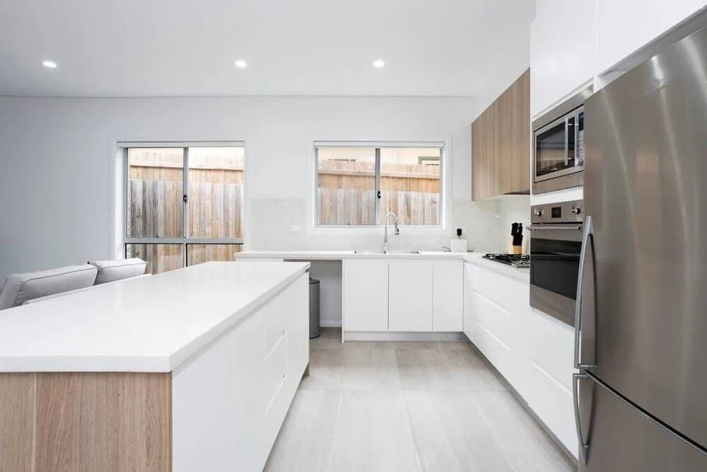 5 Bedroom Sydney Mansion with Parking - photo 15