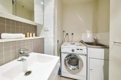 Convenient & Modern 1 Bed Apartment Docklands - photo 5