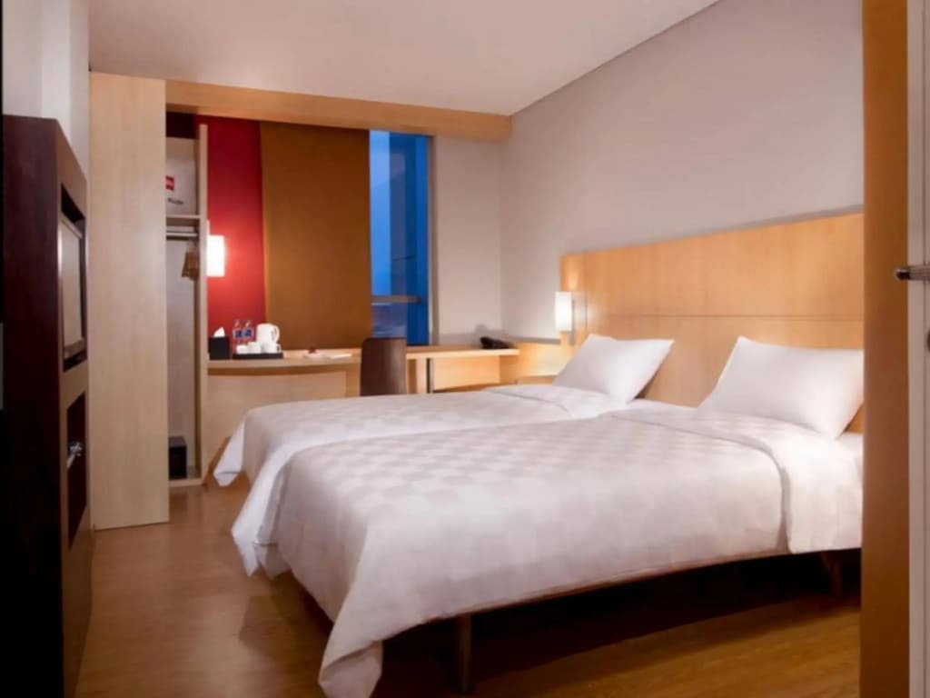 ibis Jakarta Senen - photo 3
