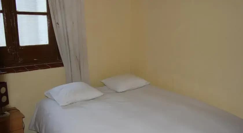 Hostal Roma - photo 5