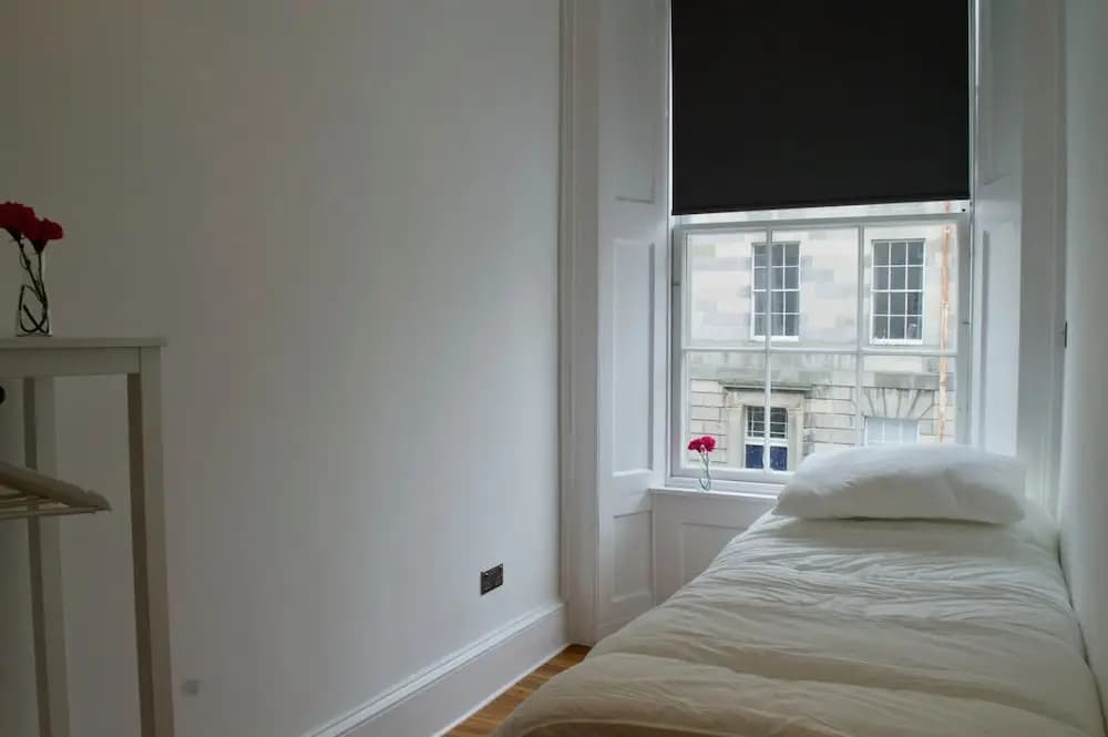 Modern Stockbridge Flat - photo 7